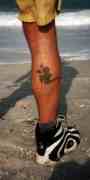 Rechtes Bein mit Tattoo [us00303f.jpg] 17 kByte